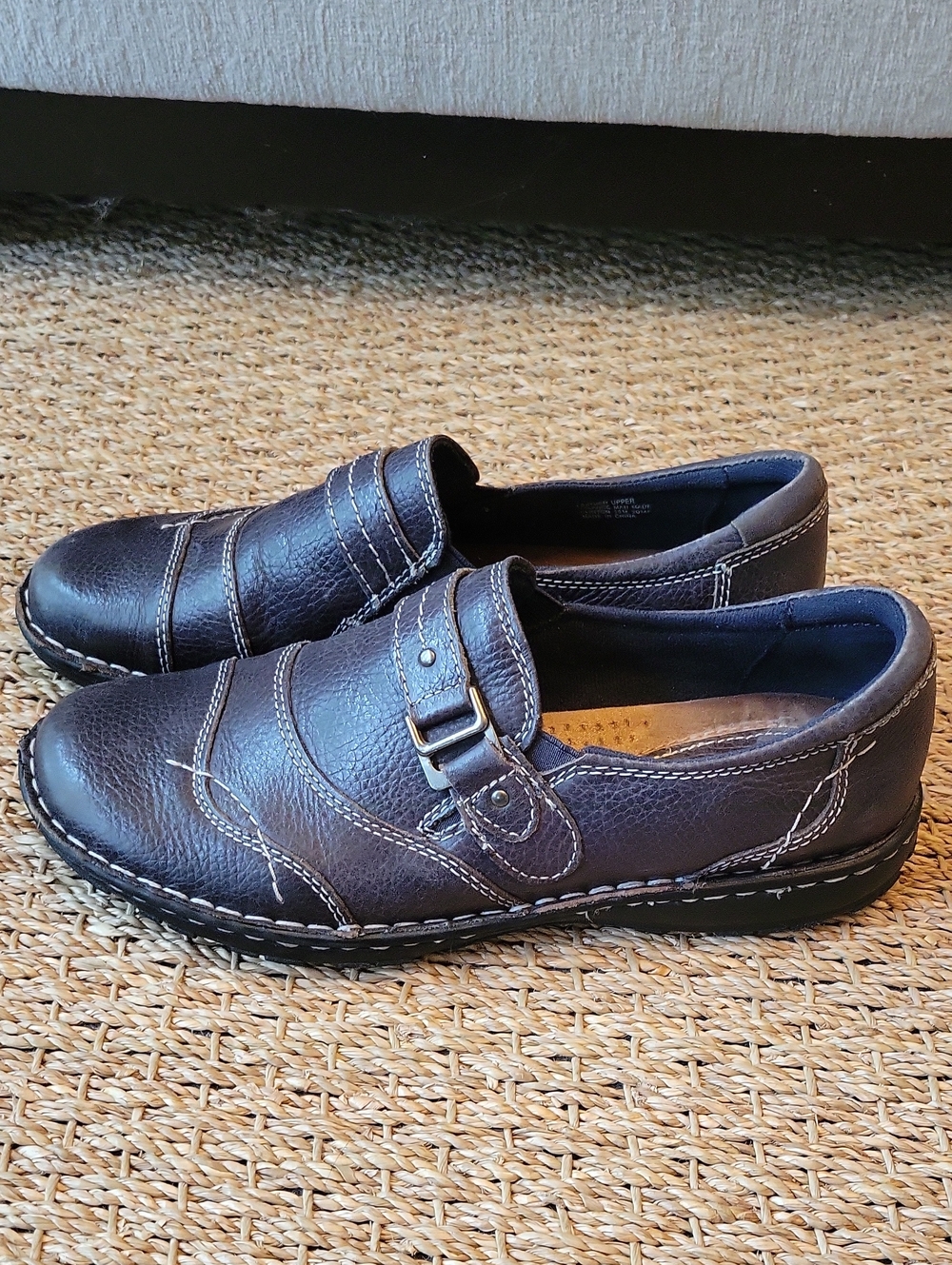Earth Origins Dark Brown Slip-on Leather Shoes White Stitching Size 10 M